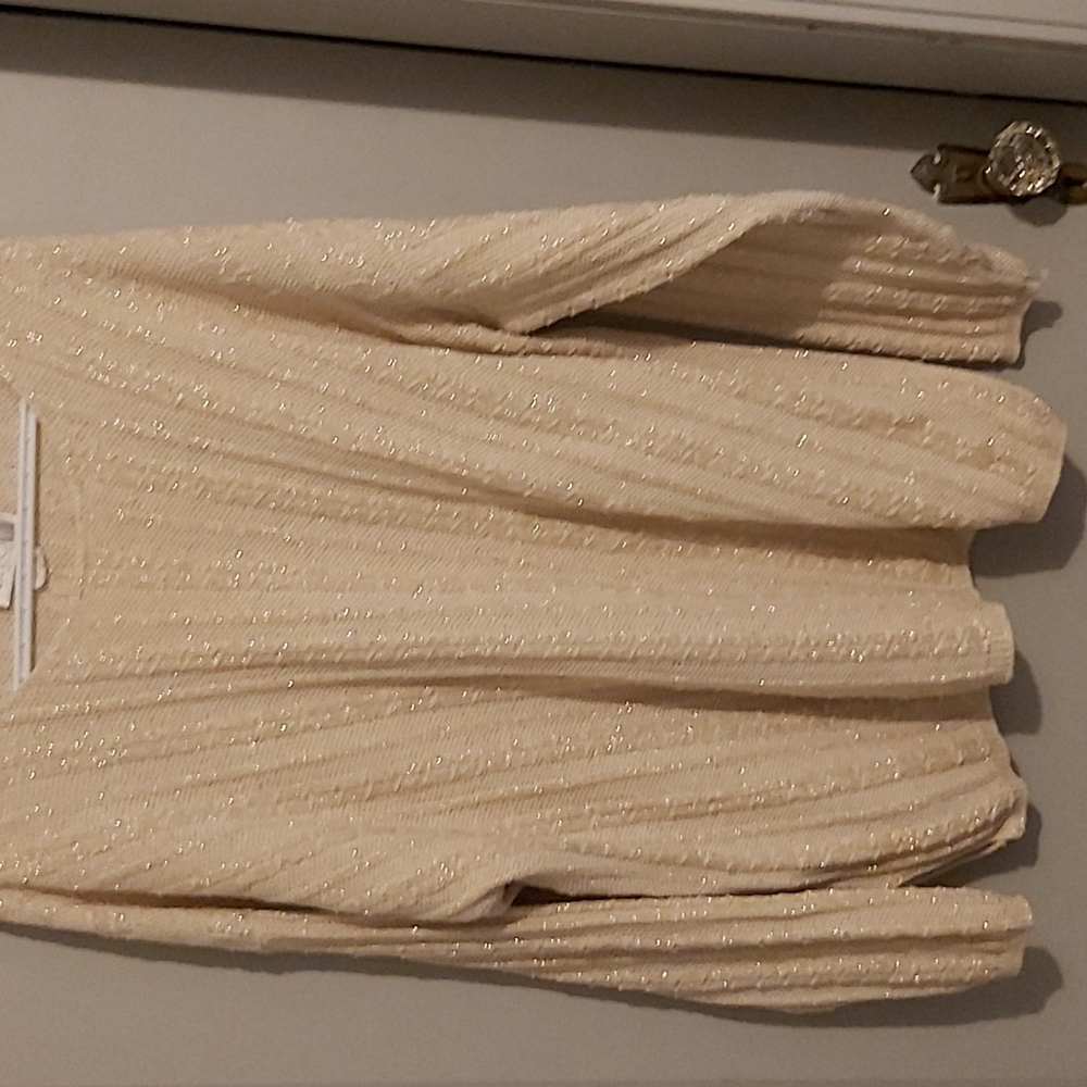 Very pretty sweater